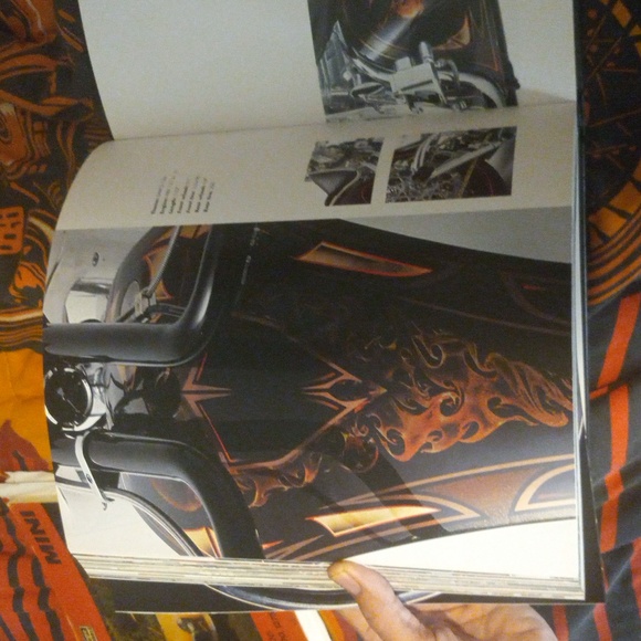 American/Orange County Choppers motorcycle book - Picture 5 of 7